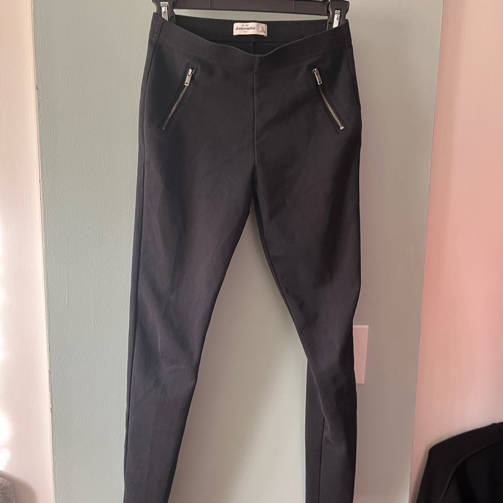 Abercrombie Black Skinny Pants with Zipper Pockets